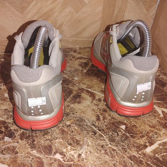 Nike women's Lunarglide livestrong gray running shoes size 6.5. A74 - Picture 3 of 11